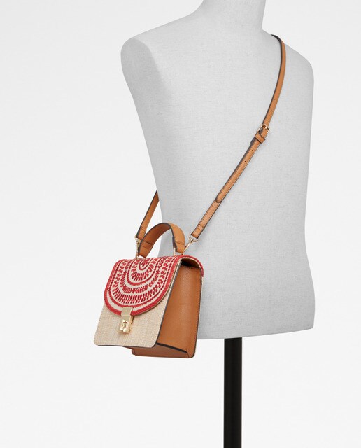 Bolso de mano de mujer Aldo en color negro transformable a bandolera