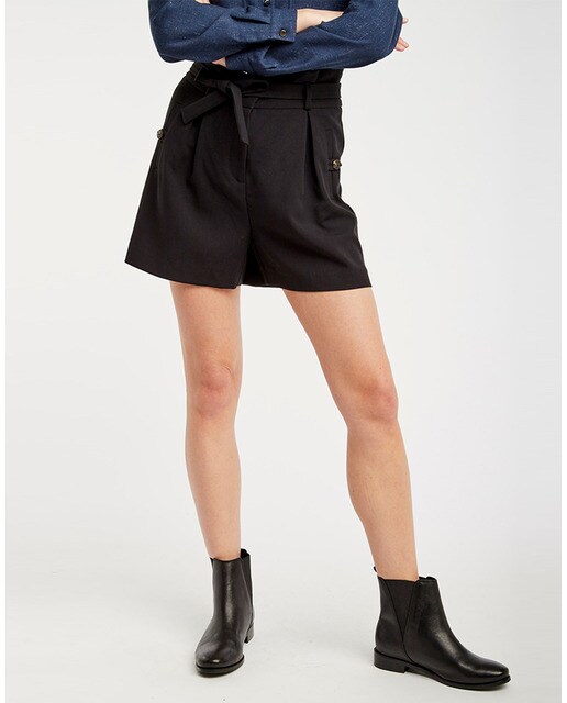 Short de pinzas con bolsillos