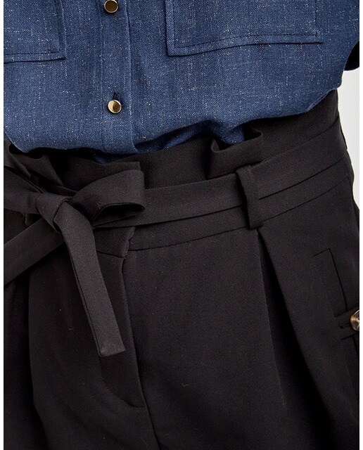 Short de pinzas con bolsillos