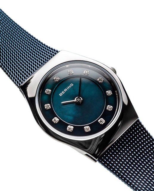 Reloj de mujer Bering 11927-307 CLASSIC con brazalete de malla milanesa
