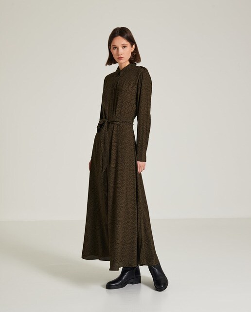 Vestido de mujer fluido cuello camisero