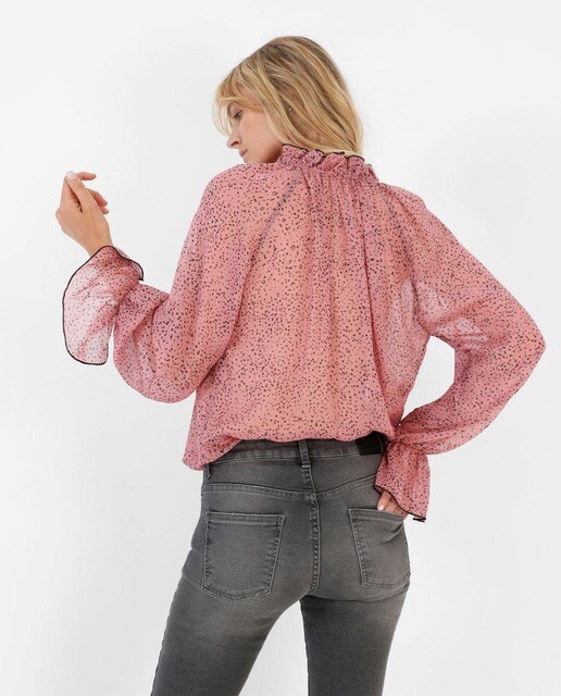 Blusa de mujer semitransparente con estrellas