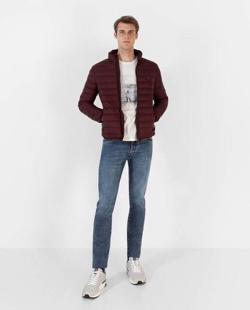 Chaqueta de abrigo de hombre acolchada en burdeos
