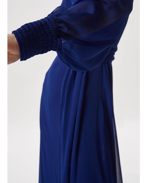 Vestido largo con transparencias