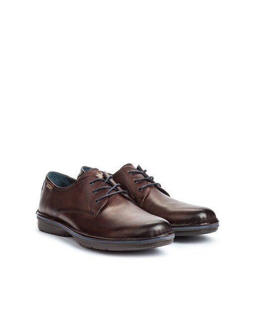 Zapatos de cordones de hombre Pikolinos en piel vacuna color marrón oscuro