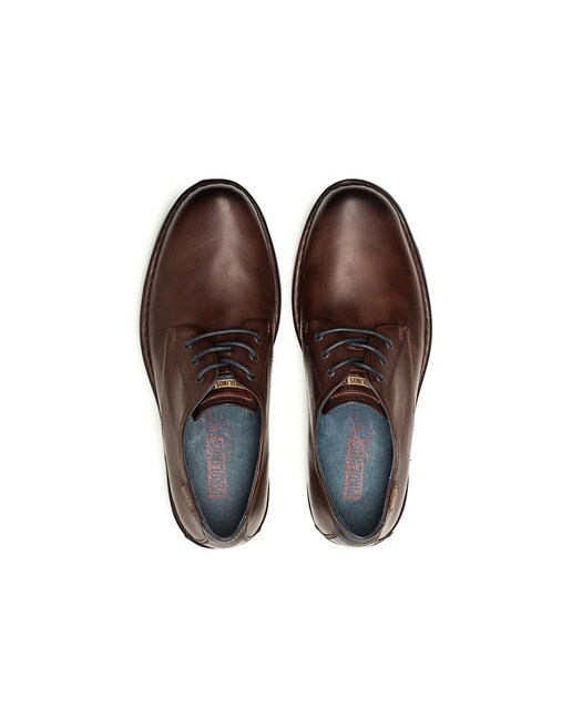 Zapatos de cordones de hombre Pikolinos en piel vacuna color marrón oscuro