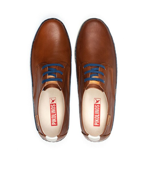 Zapatillas de piel de hombre Pikolinos con cordones en color marrón