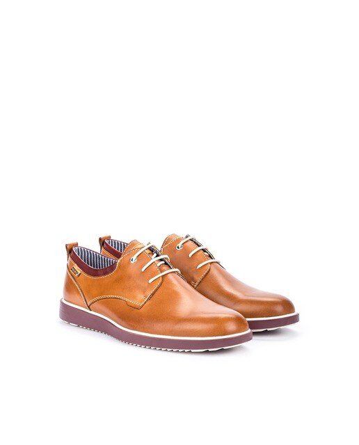 Zapatos de cordones de hombre Pikolinos en piel vacuna marrón