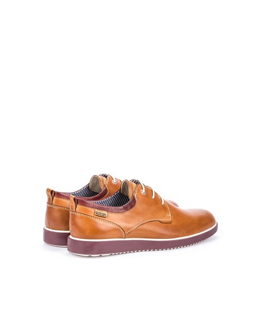 Zapatos de cordones de hombre Pikolinos en piel vacuna marrón