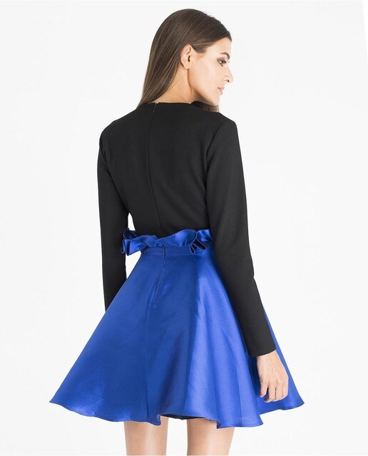 Vestido corto liso de manga larga
