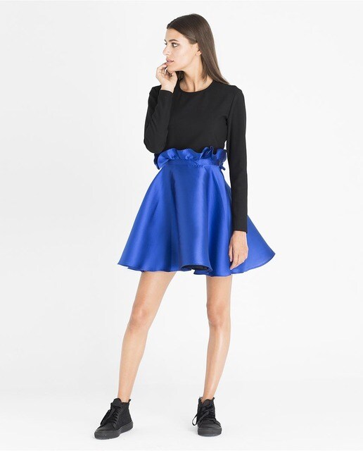 Vestido corto liso de manga larga