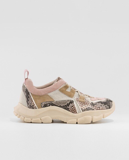 Zapatillas de piel de mujer Gadea con estampado animal y suela gruesa