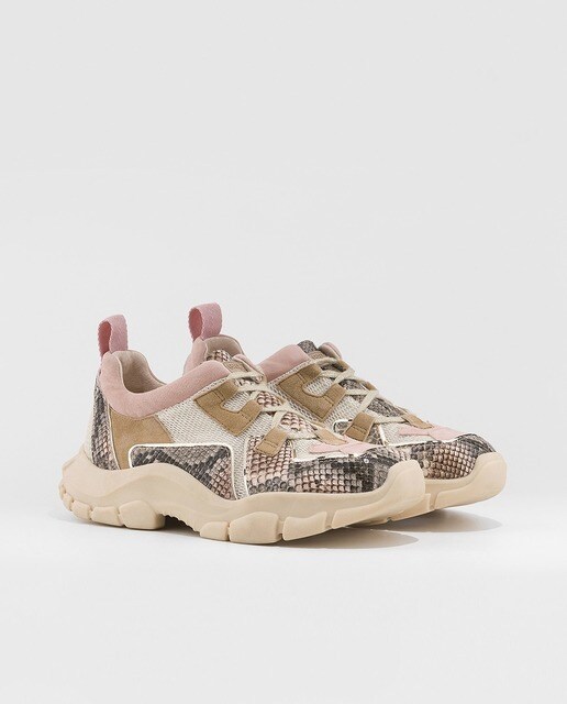 Zapatillas de piel de mujer Gadea con estampado animal y suela gruesa