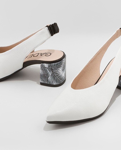 Zapatos de salón de mujer Gadea de piel en color blanco