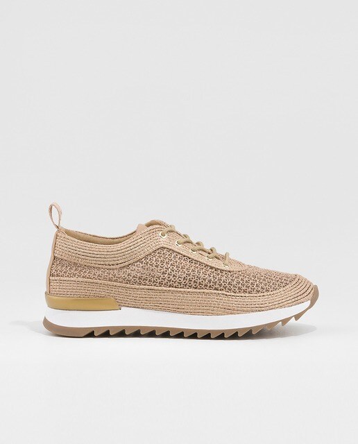 Zapatillas deportivas de mujer Gadea con rejilla metalizada de color beige