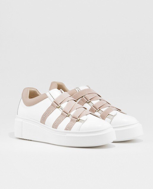 Zapatillas de piel de mujer Gadea en color blanco con gomas en rosa