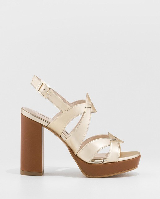 Sandalias de tacón de mujer Gadea de piel metalizada en color oro