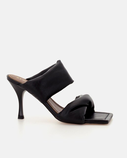 Mules de mujer Alohas de cuero en color negro