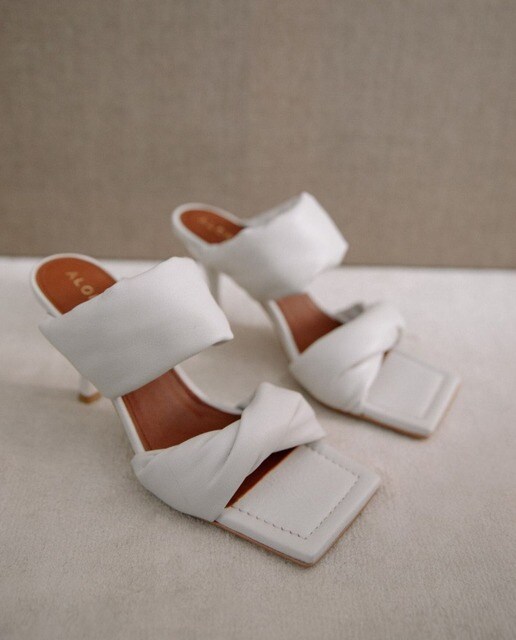 Sandalias de tacón de mujer Alohas Twist Strap de cuero en color blanco