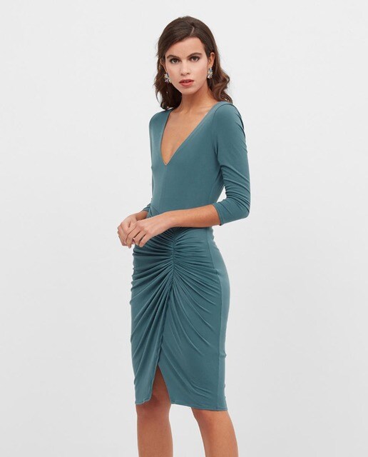 Vestido midi con drapeado frontal