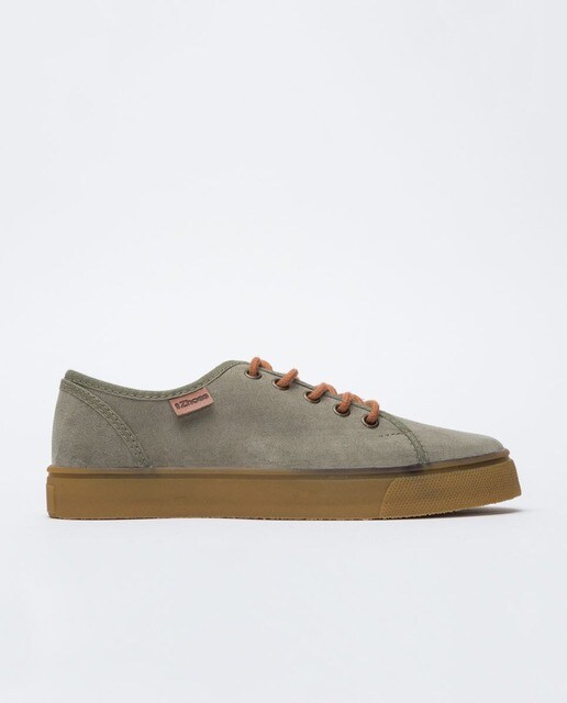 Zapatillas deportivas de mujer ecológicas de materiales reciclados en verde kaki