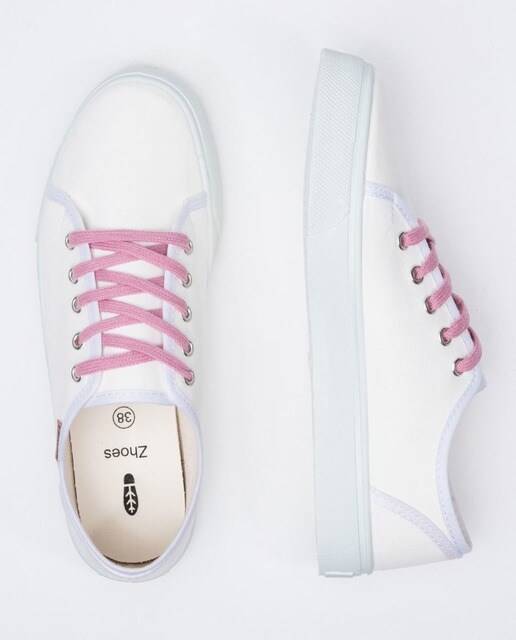 Zapatillas deportivas de mujer ecológicas de materiales reciclados en blanco