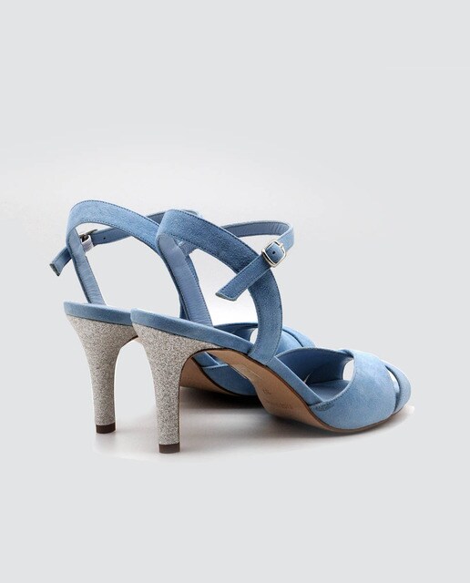Sandalias de tacón en ante celeste y tacón en glitter platino