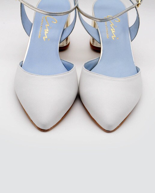Zapato de novia Civi en piel blanca y tacón ancho en piel metalizada platino