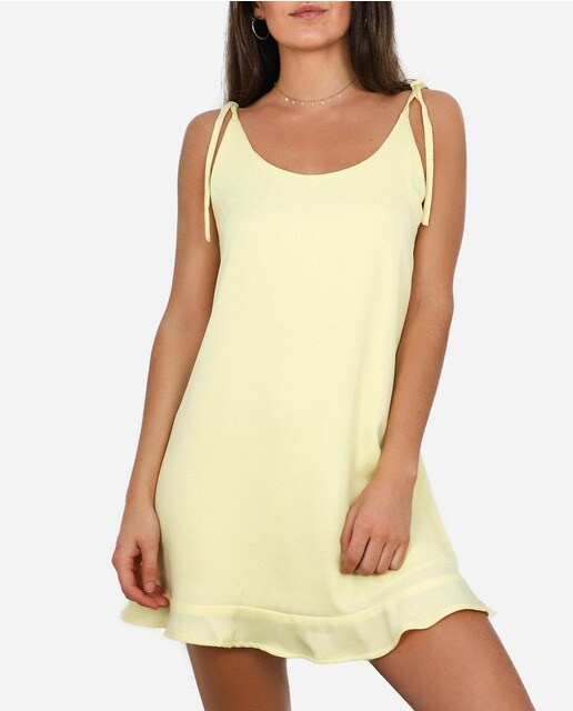 Vestido de tirantes con escote en la espalda
