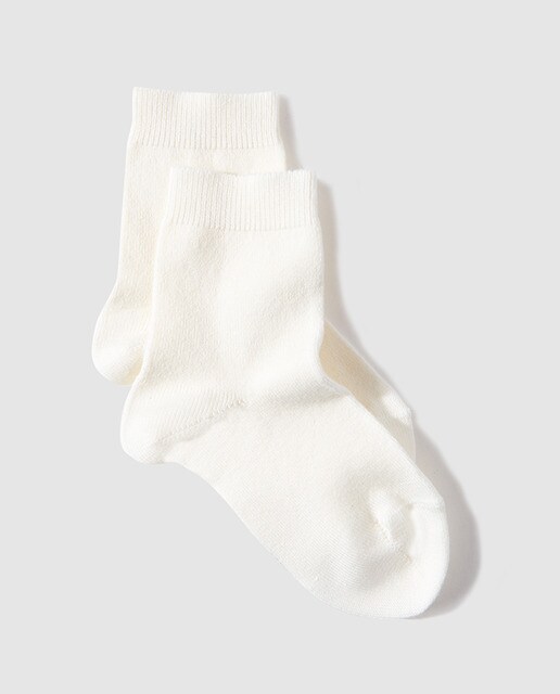 Calcetines de bebé niño en blanco