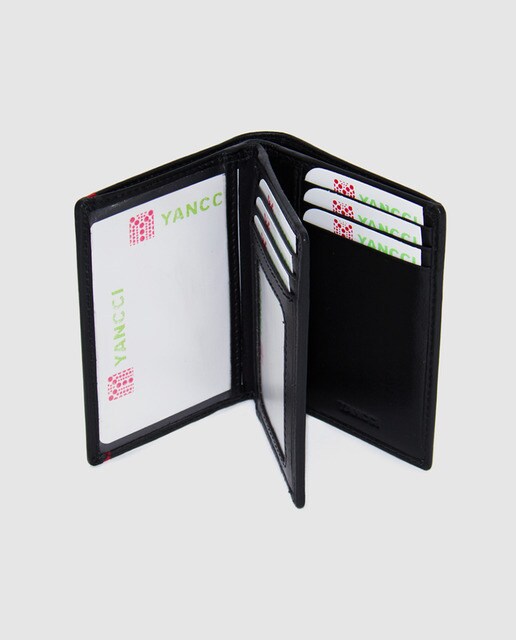 Cartera de piel con vivos rojos