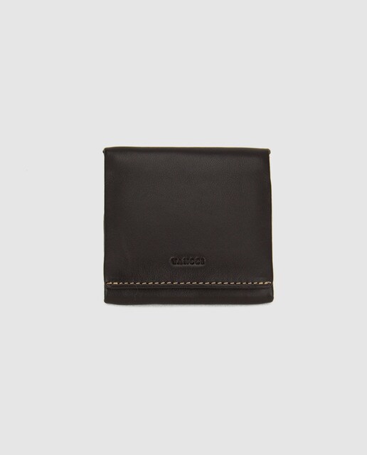 Monedero de piel marrón plegable