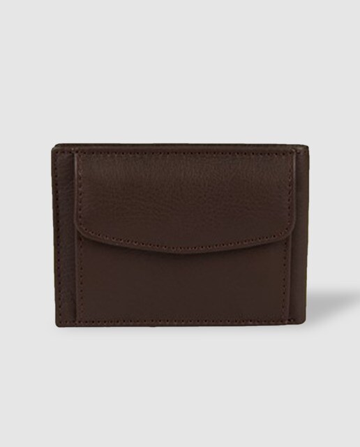 Cartera de piel marrón con monedero