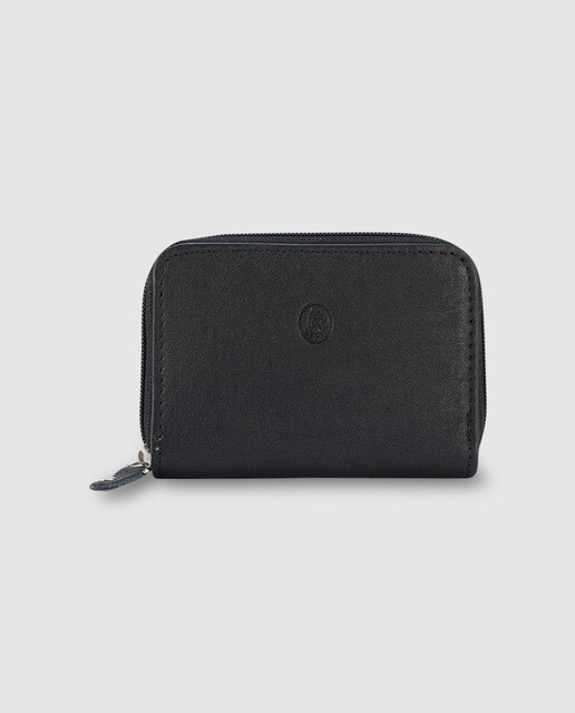 Monedero de piel en color negro con grabado de la marca