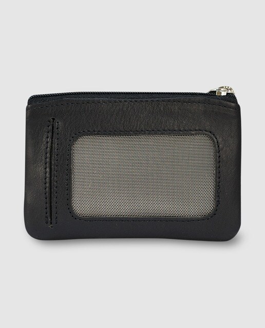 Monedero de piel en color negro con ventana para carnet