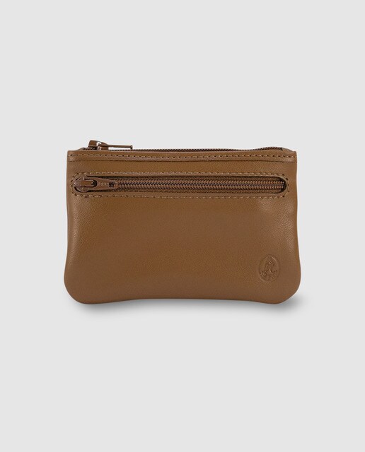 Monedero de piel en color marrón con bolsillo exterior