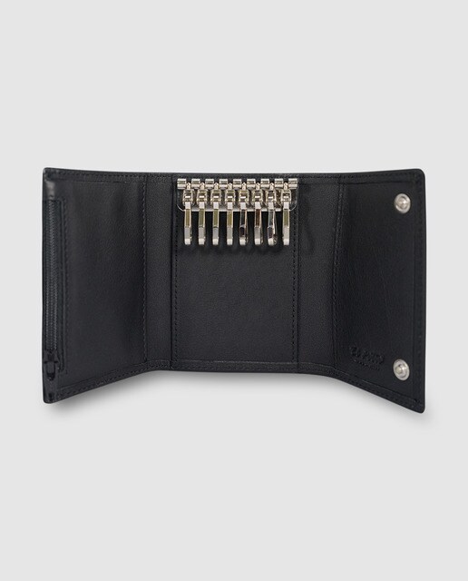 Monedero de piel en color negro con mosquetones para las llaves