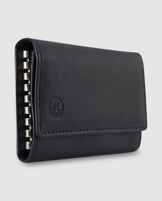 Monedero de piel en color negro con mosquetones para las llaves