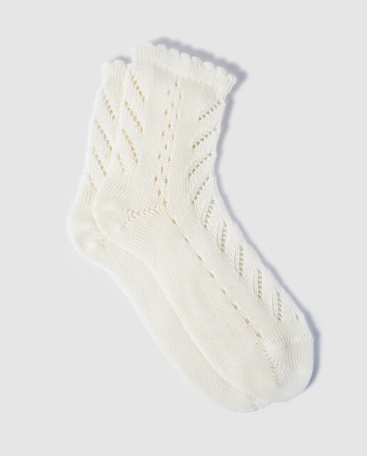 Calcetines de infantil Condor en crema calados
