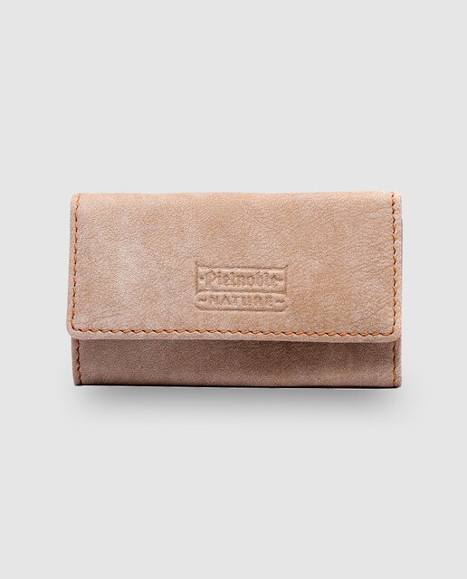 Llavero de piel de color beige con interior marrón