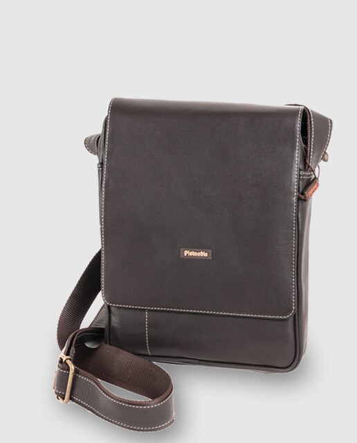 Bolso de piel marrón con pespunte para tablet