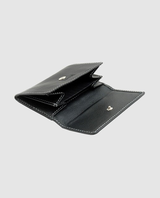 Monedero de piel en color negro con pespunte