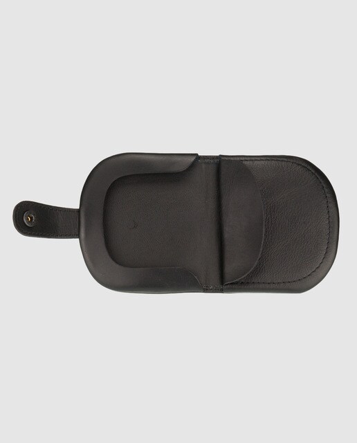 Monedero tacon de piel color negro con cierre de broche