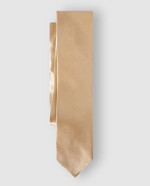 Corbata de seda raso en color dorado