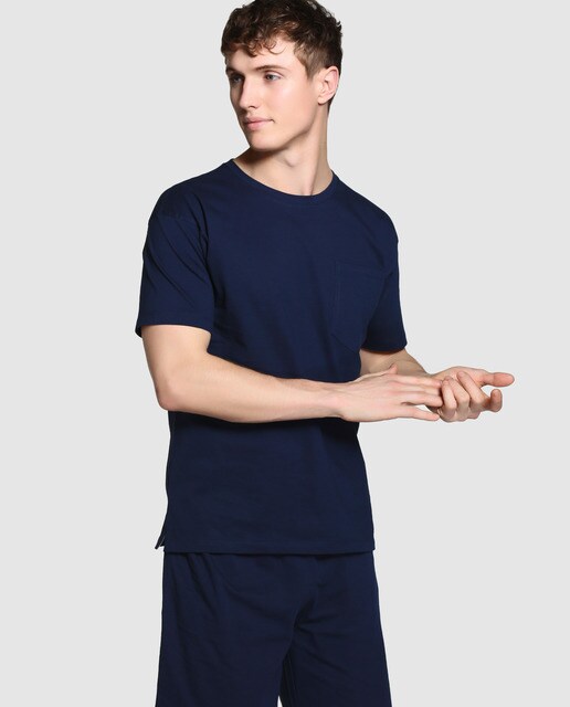 Camiseta de pijama de hombre azul con el cuello redondo