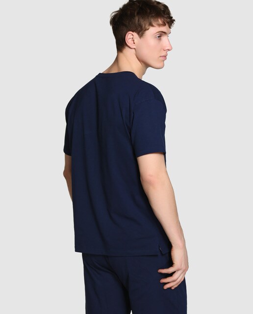 Camiseta de pijama de hombre azul con el cuello redondo