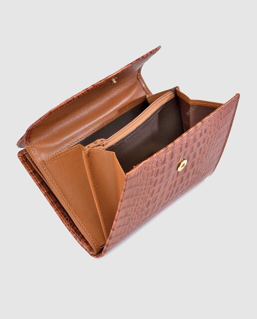 Cartera pequeña de piel coco marrón con solapas de mujer