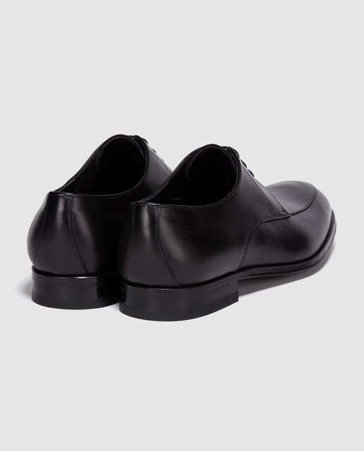 Zapatos de cordones de hombre Calce de piel en color negro