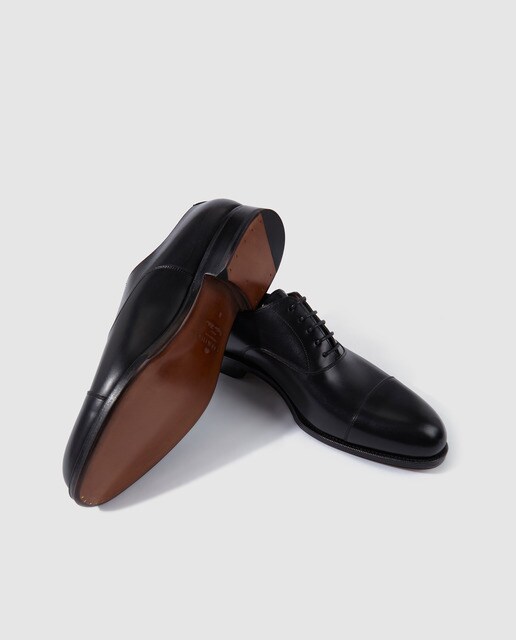 Zapatos de vestir de hombre Carmina S de color negro
