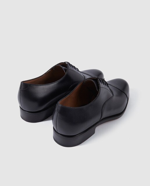 Zapatos de vestir de hombre Carmina S de color negro